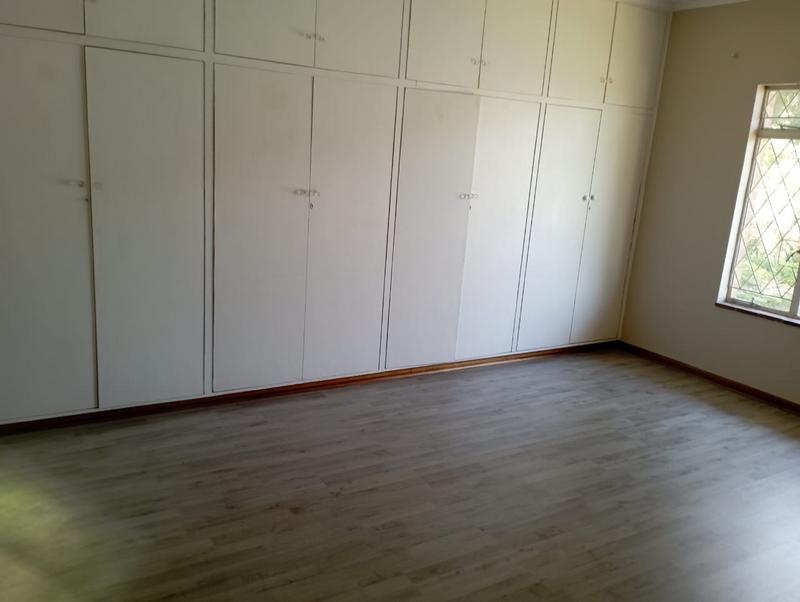 To Let 4 Bedroom Property for Rent in Oatlands Eastern Cape